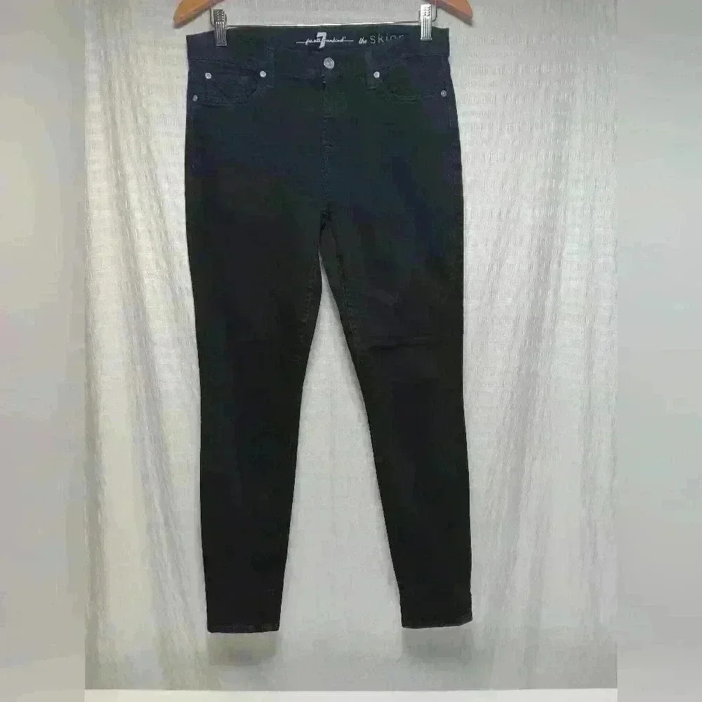 7 For All Mankind The Skinny Jeans. Ladies size 29.